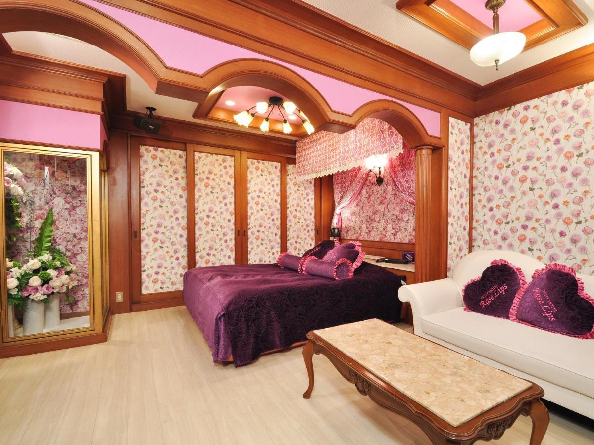 Roselips Tsuruhashi ローズリップス鶴橋 Otel Osaka Dış mekan fotoğraf