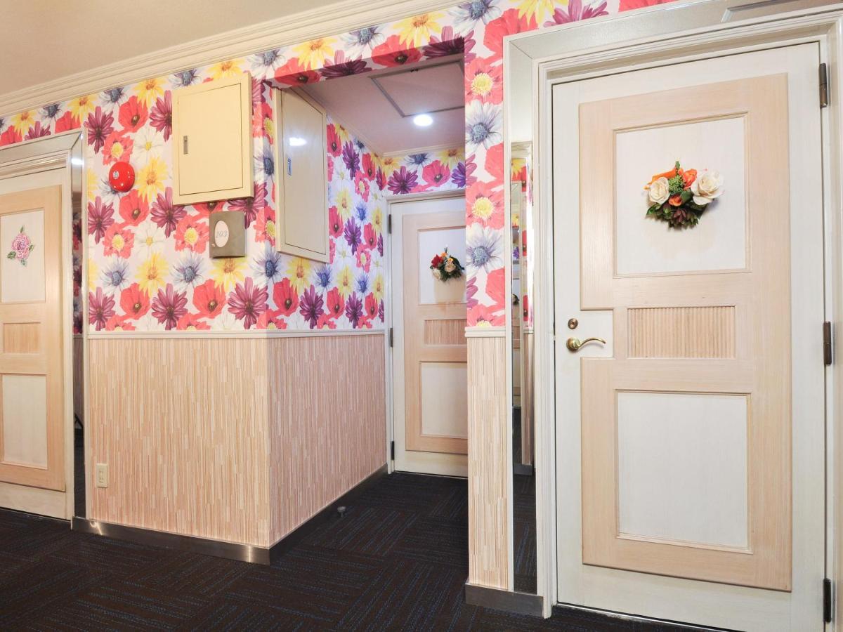 Roselips Tsuruhashi ローズリップス鶴橋 Otel Osaka Dış mekan fotoğraf