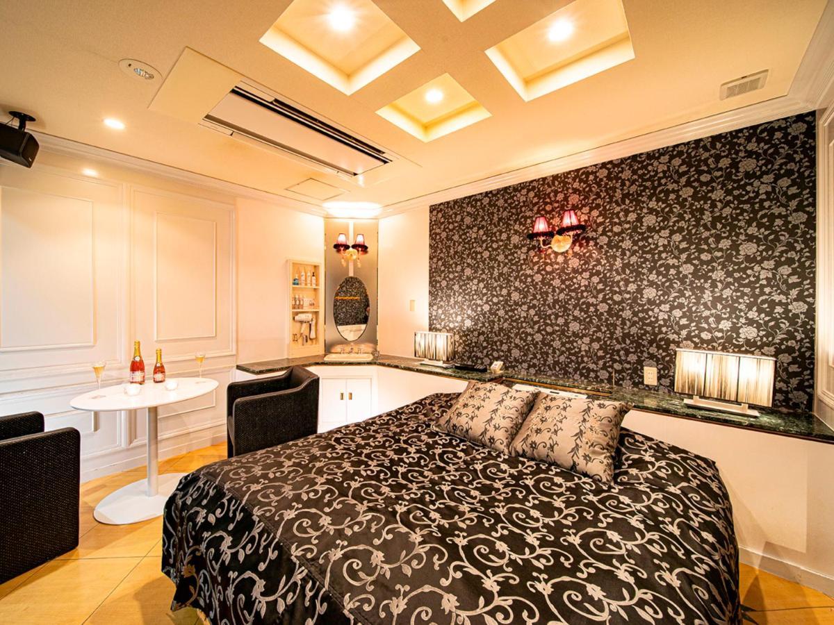 Roselips Tsuruhashi ローズリップス鶴橋 Otel Osaka Dış mekan fotoğraf