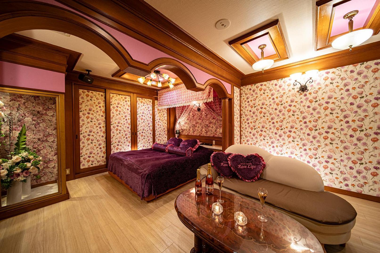 Roselips Tsuruhashi ローズリップス鶴橋 Otel Osaka Dış mekan fotoğraf