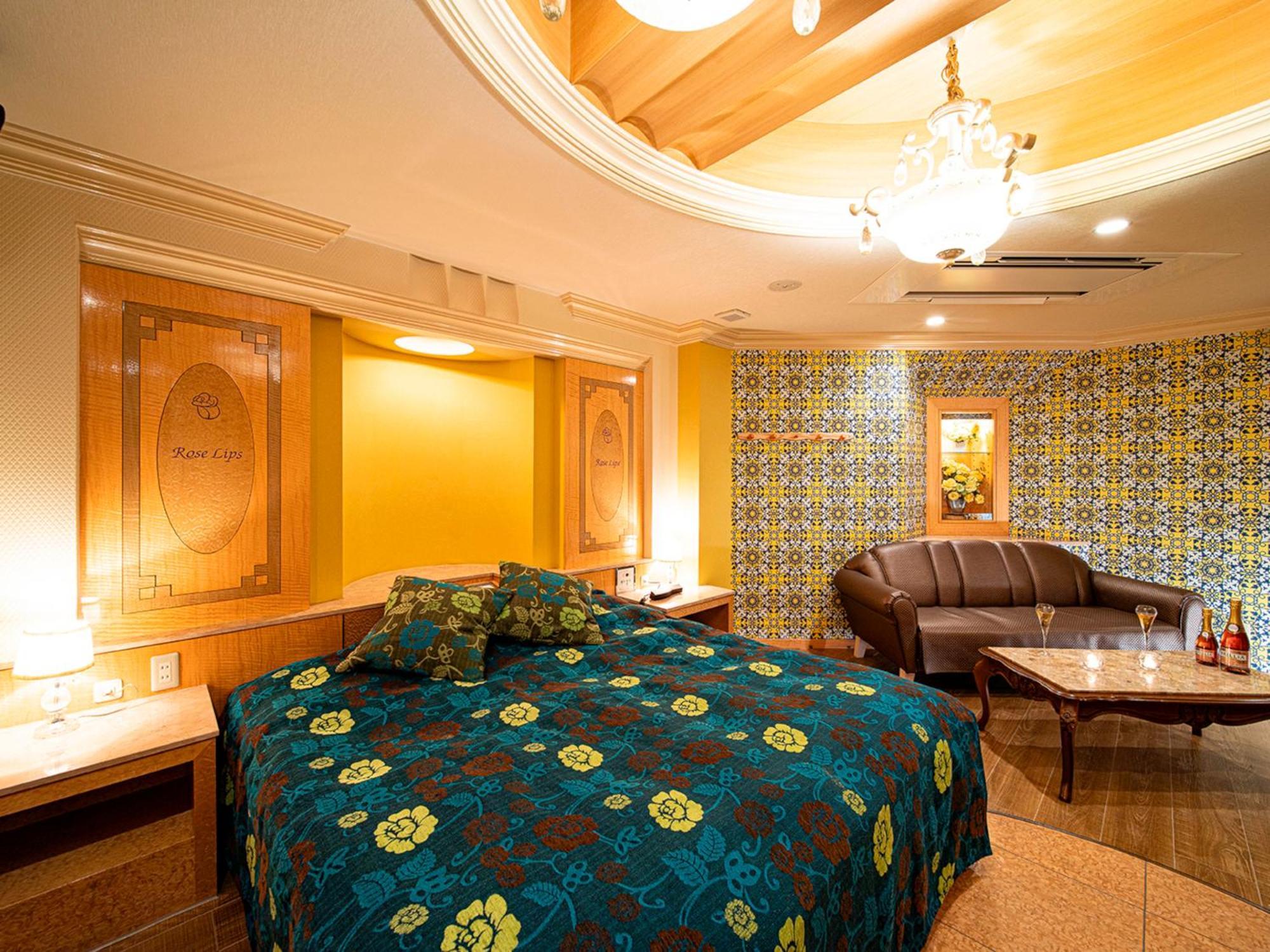 Roselips Tsuruhashi ローズリップス鶴橋 Otel Osaka Dış mekan fotoğraf