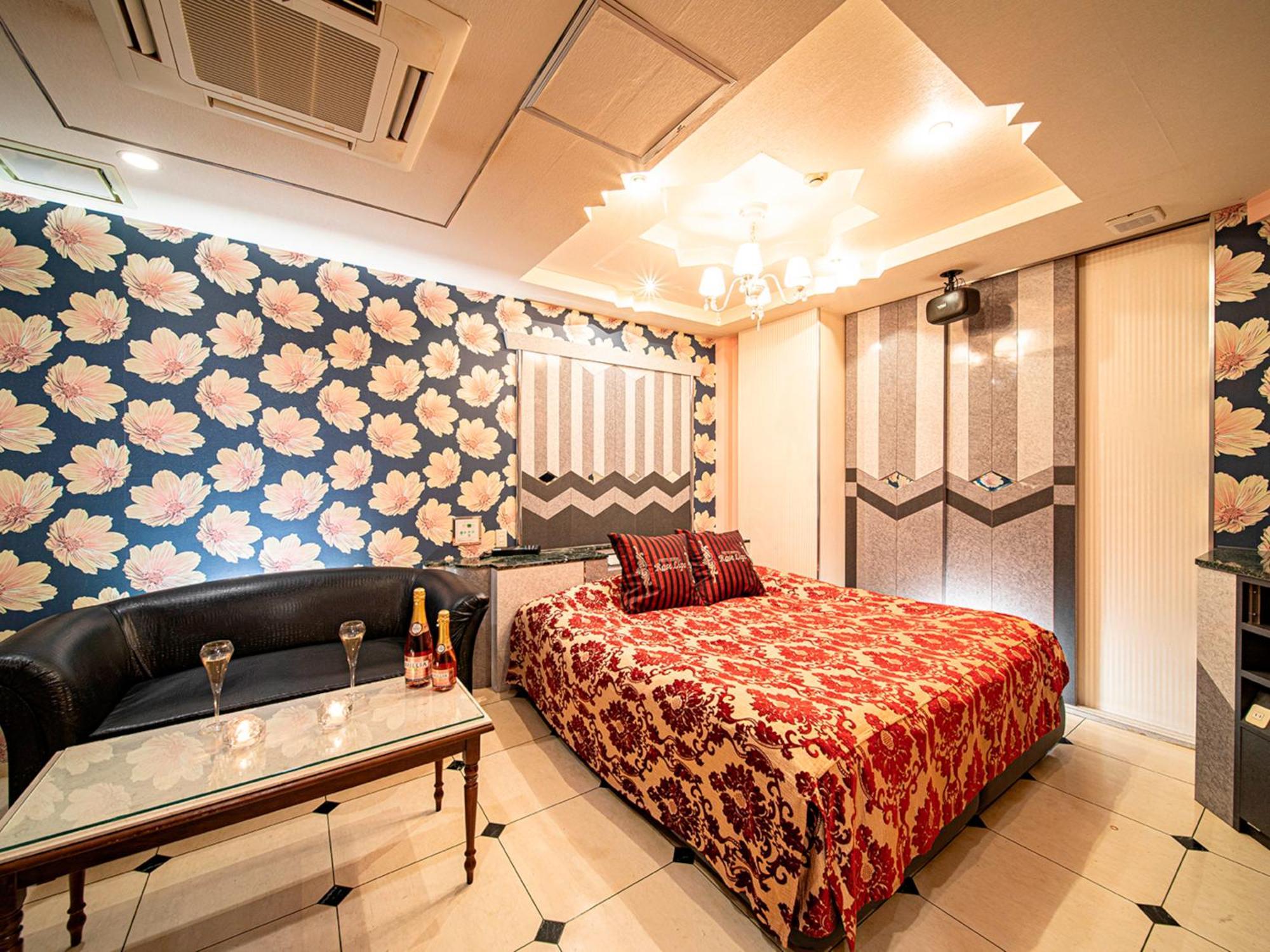 Roselips Tsuruhashi ローズリップス鶴橋 Otel Osaka Dış mekan fotoğraf