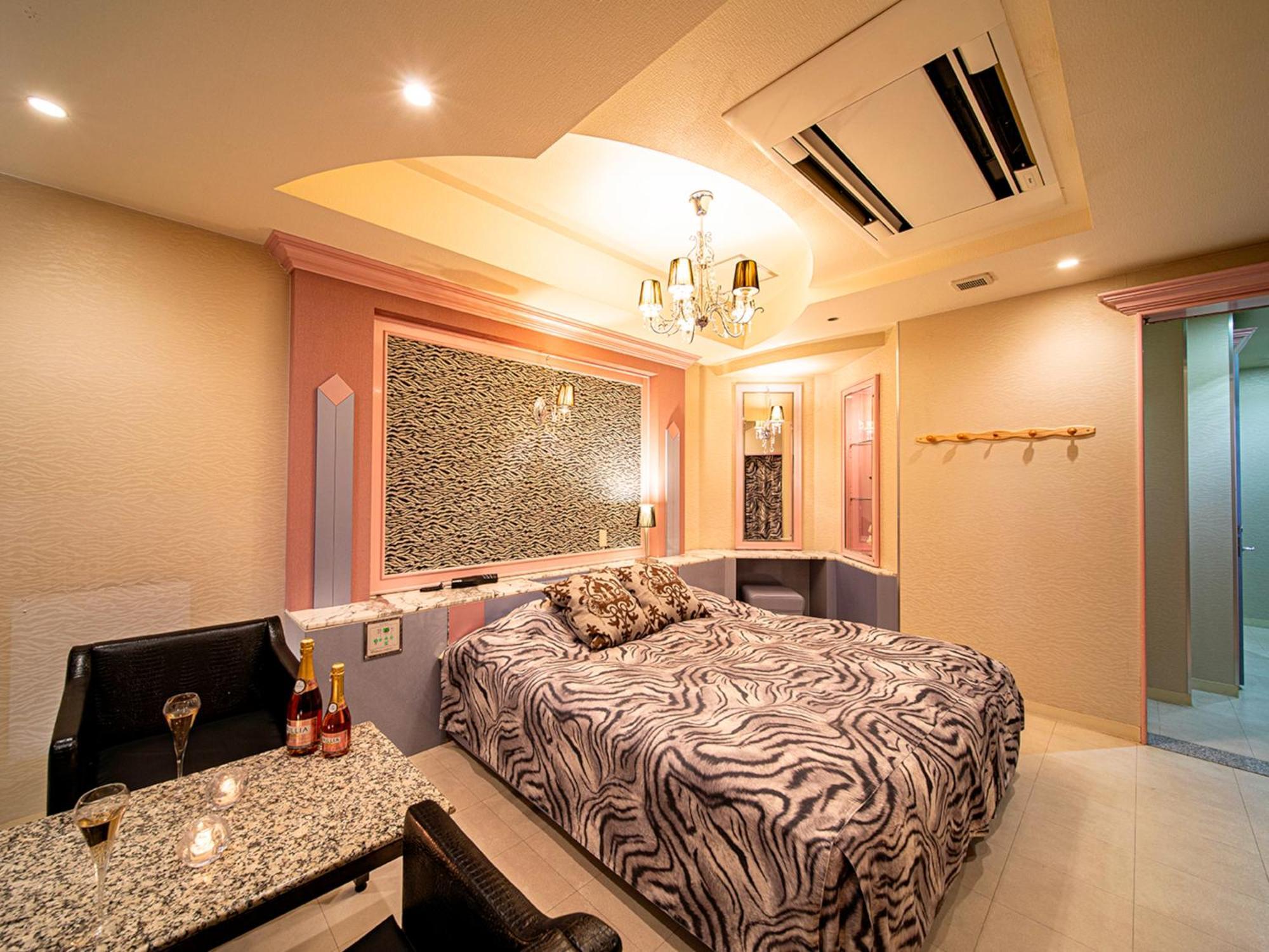 Roselips Tsuruhashi ローズリップス鶴橋 Otel Osaka Dış mekan fotoğraf