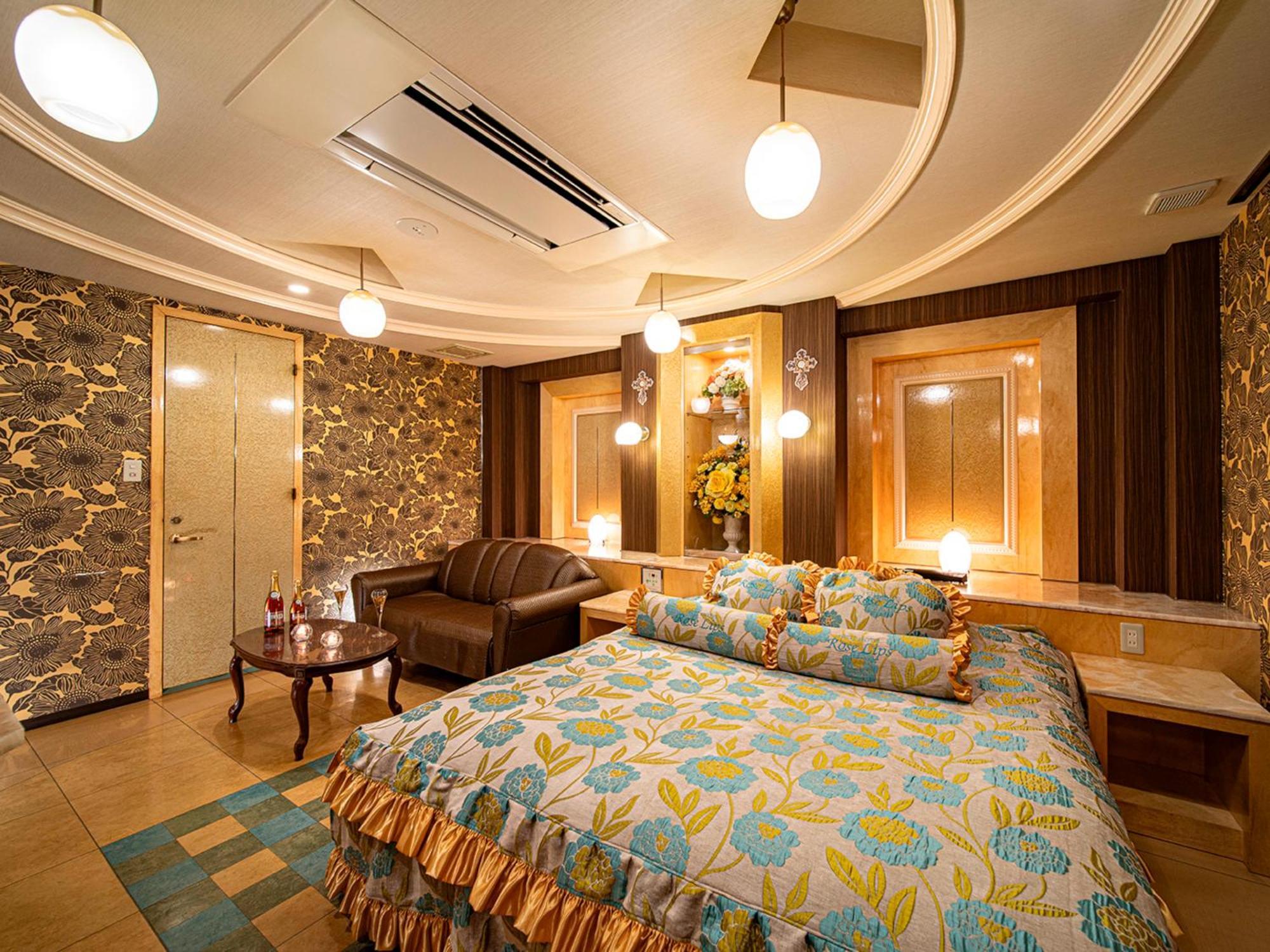 Roselips Tsuruhashi ローズリップス鶴橋 Otel Osaka Dış mekan fotoğraf